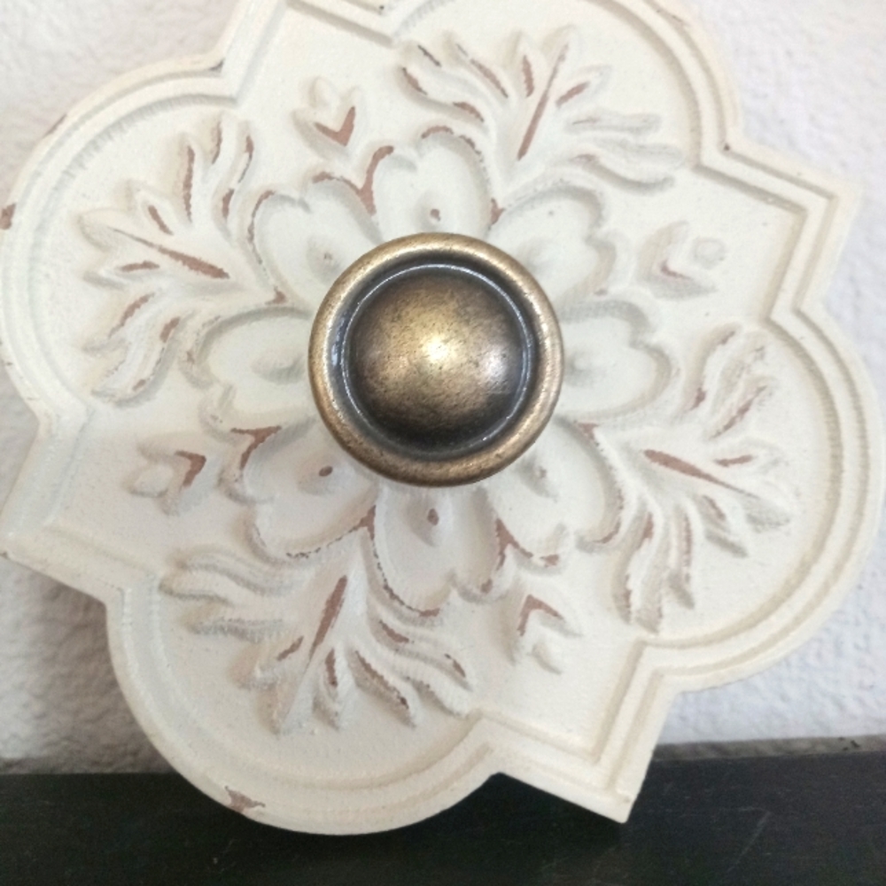 Fluer DeLis Wall Hanger *Buy 3 get one free promotion